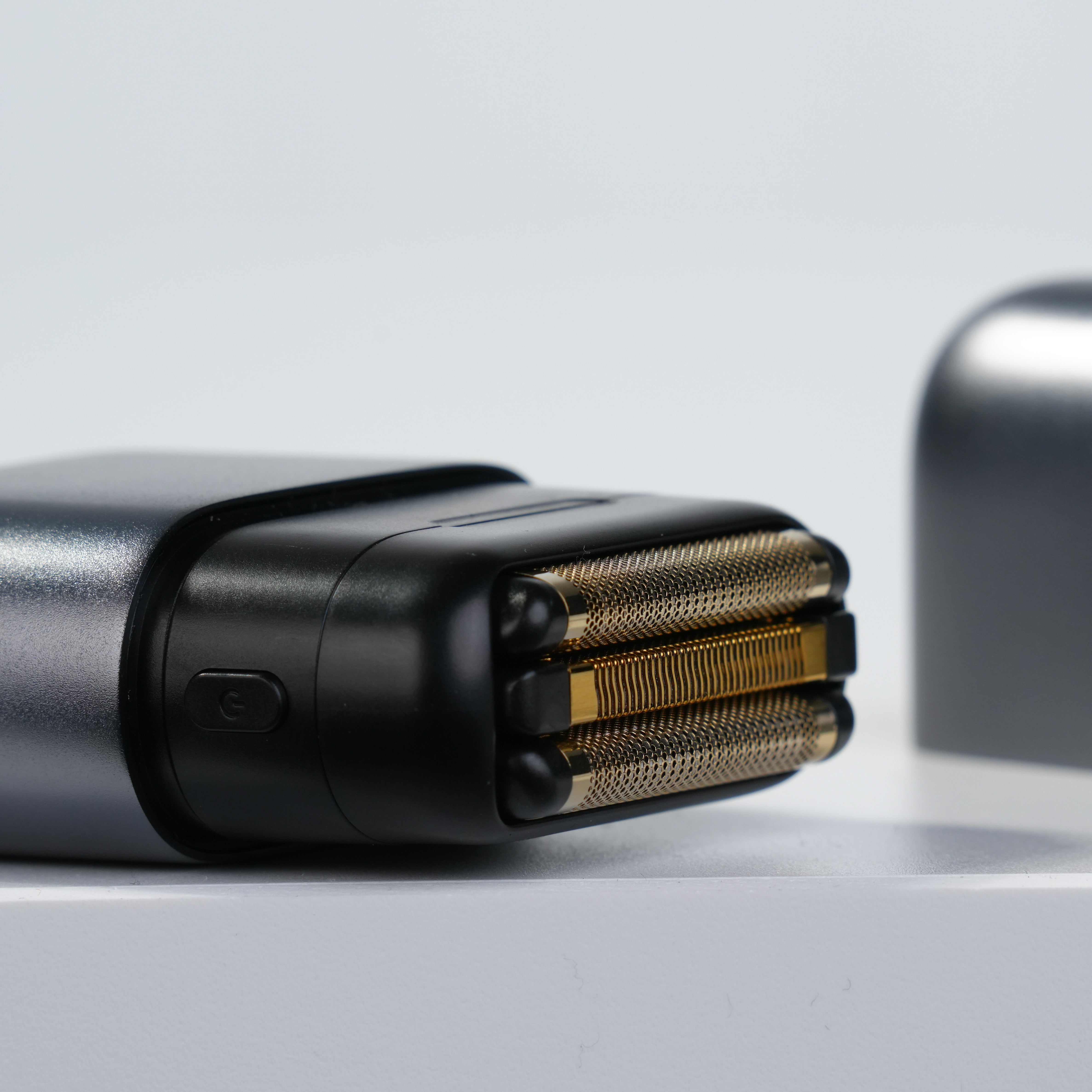 Impacto Micro Wet-Dry Shaver (Grey)