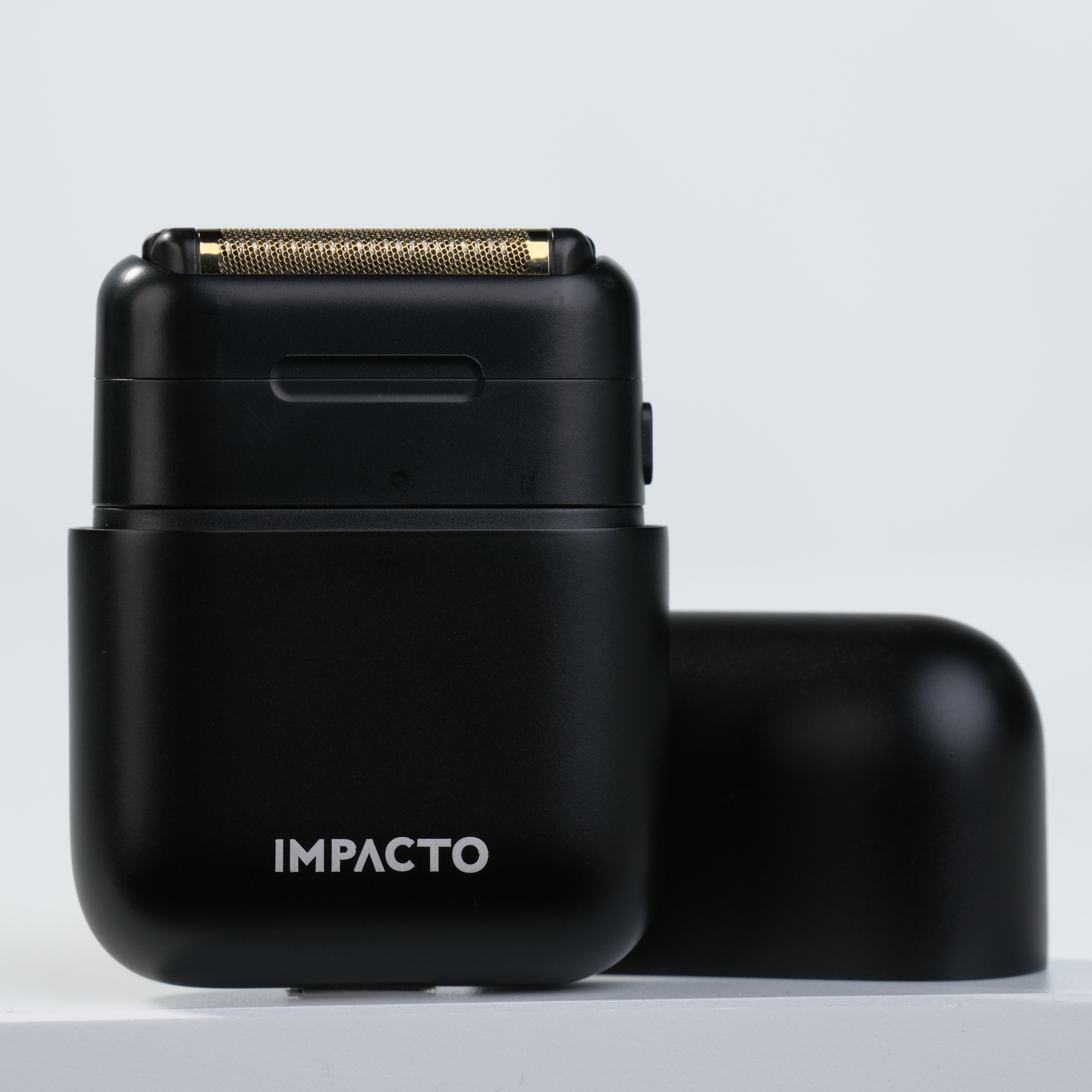 Impacto Micro Wet-Dry Shaver (Black)