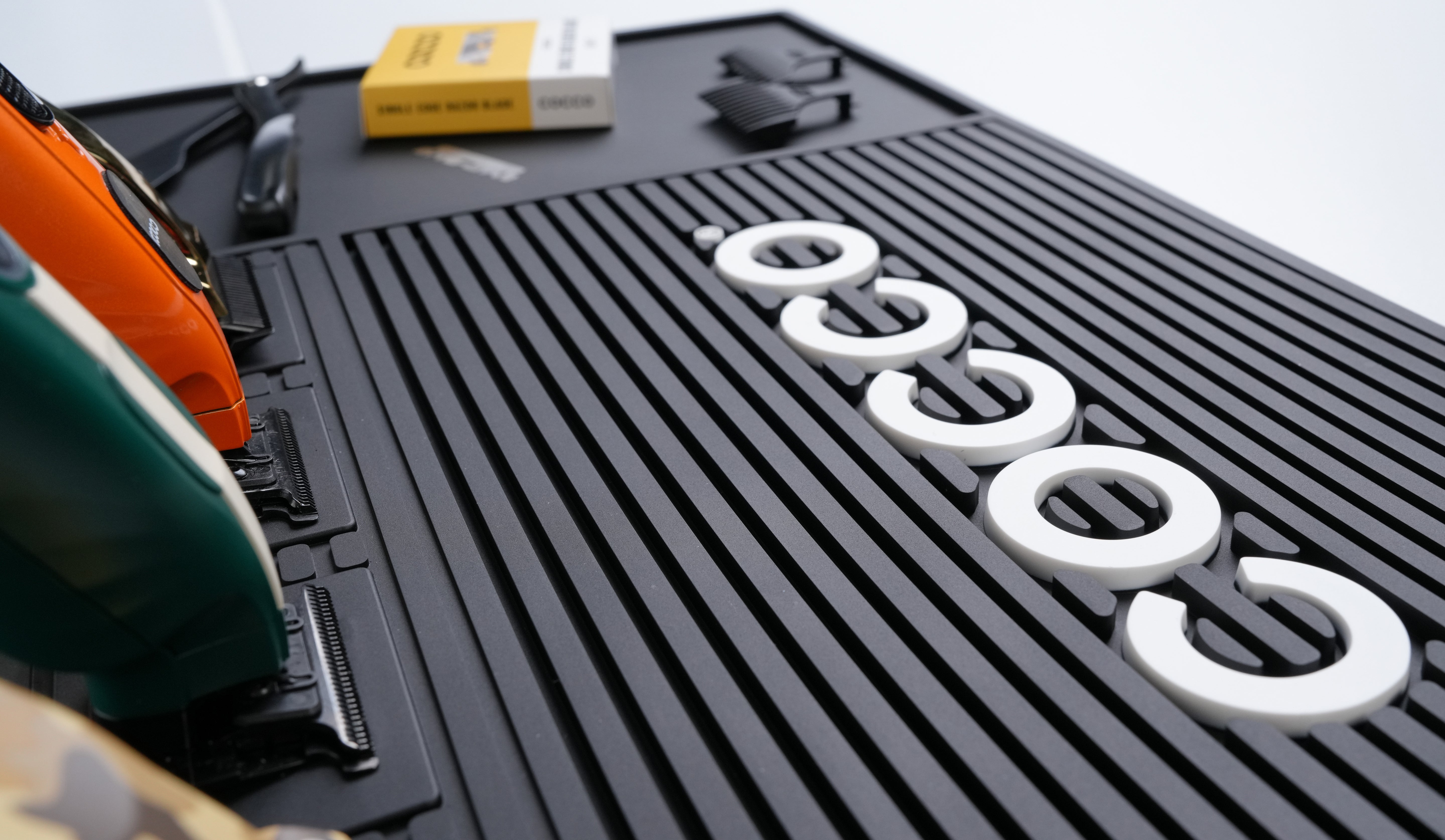 Magnetic Barber Arsenal Mat 18" x 12"